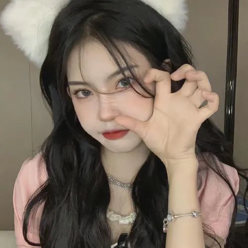 一线女星与前任深夜同框，深夜内幕曝光，评论区沦陷